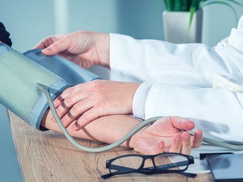 Измерение давления врачами оказалось недостаточно объективным