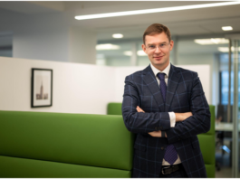 Тимур Турлов: «Деньги нужно вкладывать в ценные бумаги или открывать депозит»