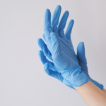 Нитриловые перчатки: почему это выбор №1 для осмотров и процедур