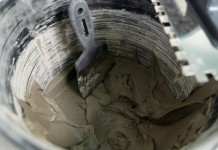 Бетон с доставкой: что важно знать перед заказом