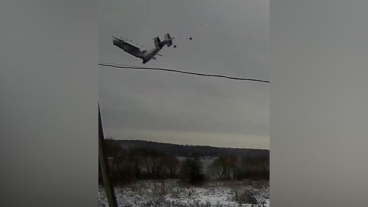 Появились кадры крушения самолета Ан-22 в Ивановской области - Новости на Вести.ru